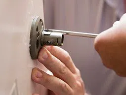 Security Locksmith Services Alexandria, VA 703-586-9676 - 18-Emergency-Opening